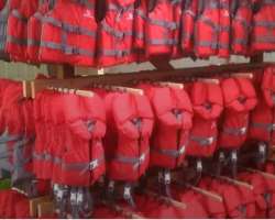 The park authority is very conscious about the safety of the visitors and made it compulsory for every visitor of age 10 or below to wear a life jacke